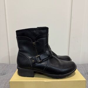 Women's Shoes Clarks Riddle Avant Casual Ankle Boots Booties Zip Black Sz 6.5